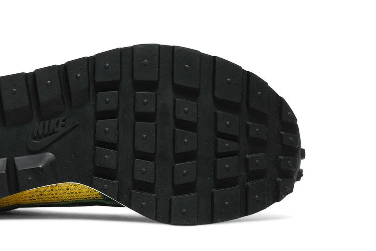 Кроссовки sacai x Nike VaporWaffle 'Tour Yellow'