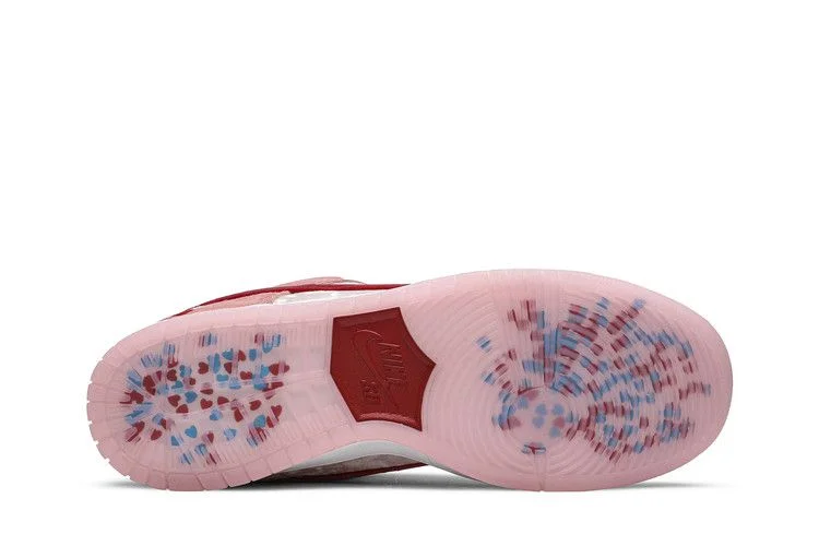 Кроссовки StrangeLove x Nike Dunk Low SB 'Valentine's Day'