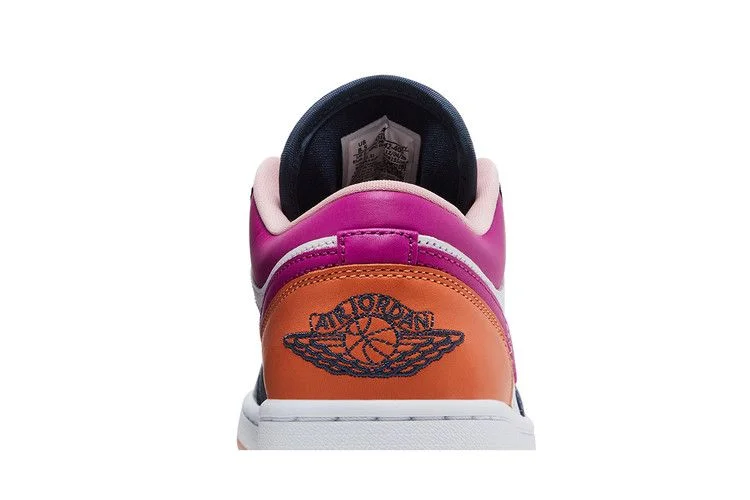 Кроссовки Wmns Air Jordan 1 Low SE 'Mismatched - Purple Magenta'