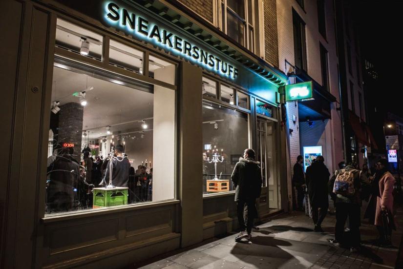 Magaziny krossovok v Londone kotorye stoit posetit Sneakersnstuff Shoreditch