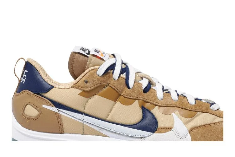 Кроссовки sacai x Nike VaporWaffle 'Sesame Blue Void'