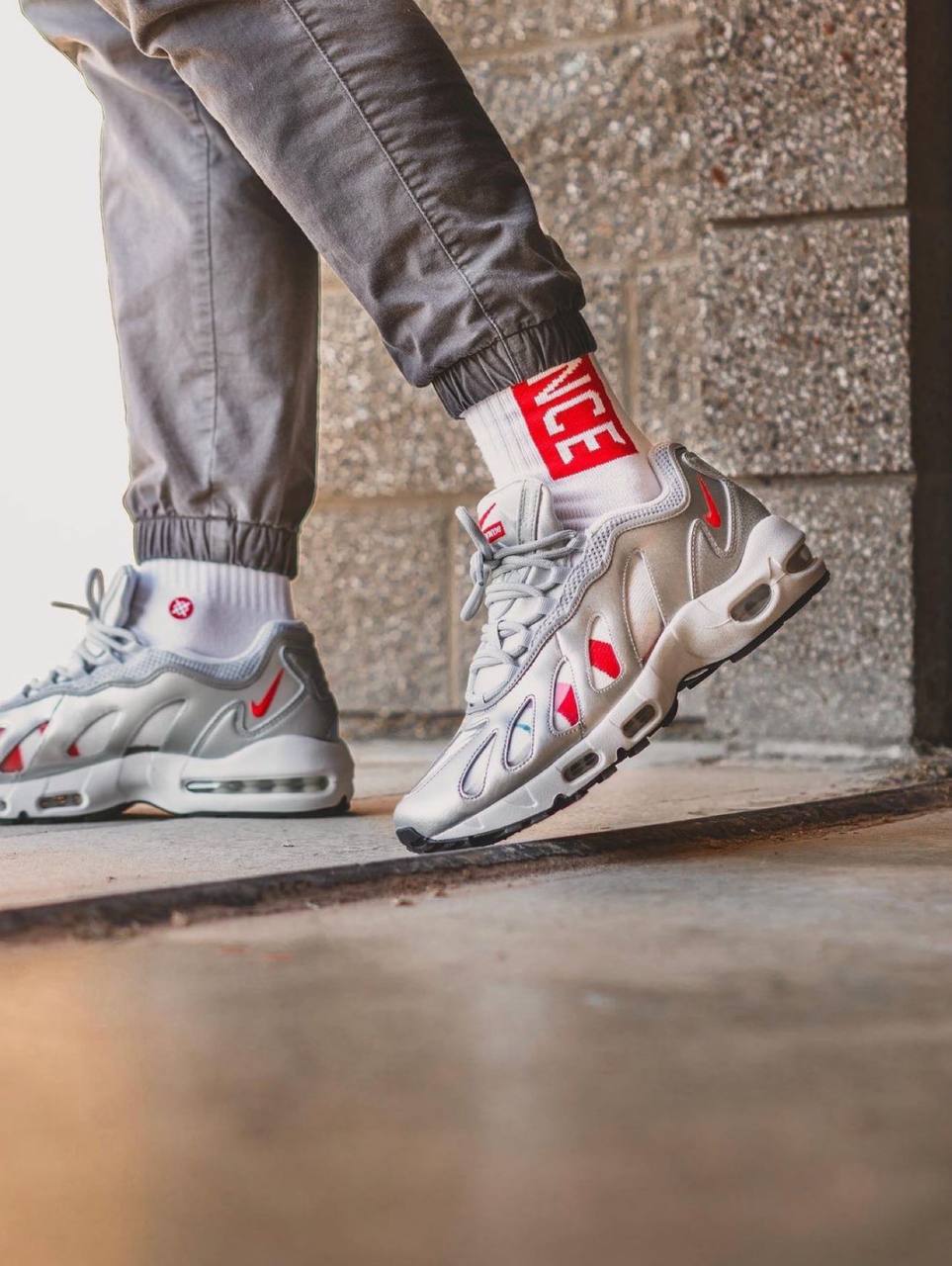 Supreme x Nike Air Max 96 Metallic Silver CV7652 001