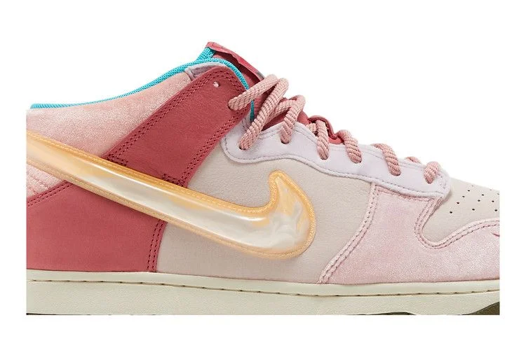 Кроссовки Social Status x Nike Dunk Mid 'Strawberry Milk'