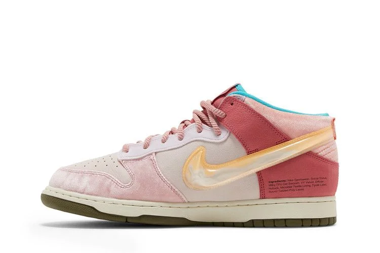 Кроссовки Social Status x Nike Dunk Mid 'Strawberry Milk'