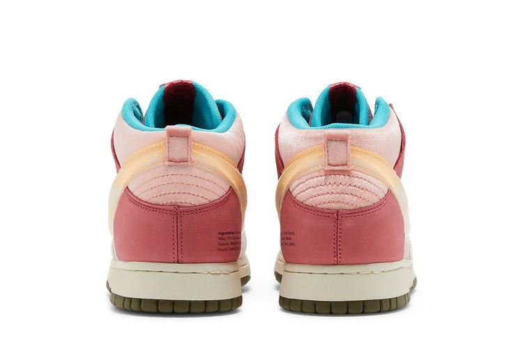 Кроссовки Social Status x Nike Dunk Mid 'Strawberry Milk'