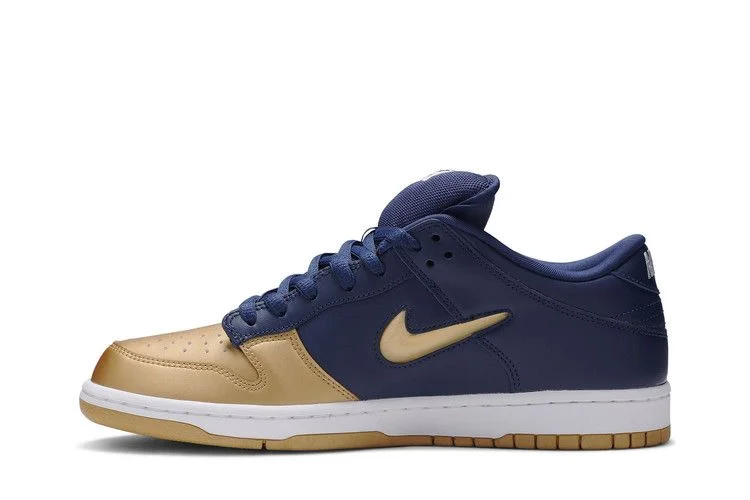 Кроссовки Supreme x Nike Dunk SB Low QS 'Metallic Gold'