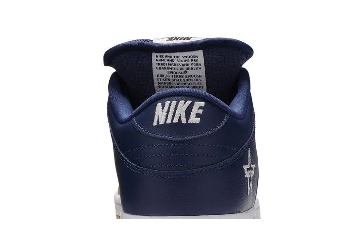 Кроссовки Supreme x Nike Dunk SB Low QS 'Metallic Gold'