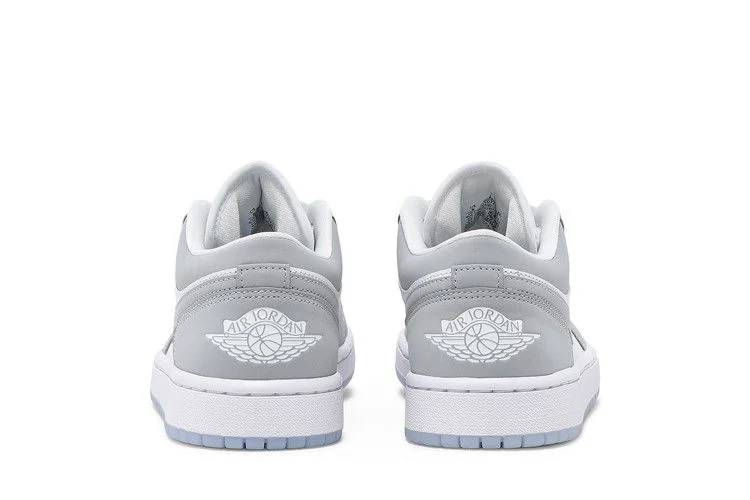 Кроссовки Wmns Air Jordan 1 Low 'White Wolf Grey'