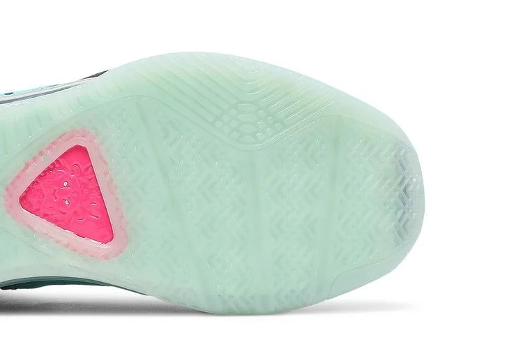 Кроссовки Nike LeBron 8 Retro 'South Beach' 2021