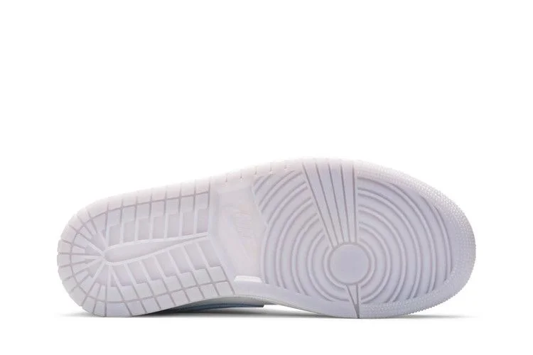 Кроссовки Wmns Air Jordan 1 Mid 'Wolf Grey Aluminum'