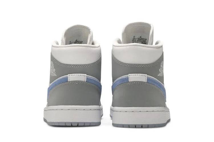 Кроссовки Wmns Air Jordan 1 Mid 'Wolf Grey Aluminum'
