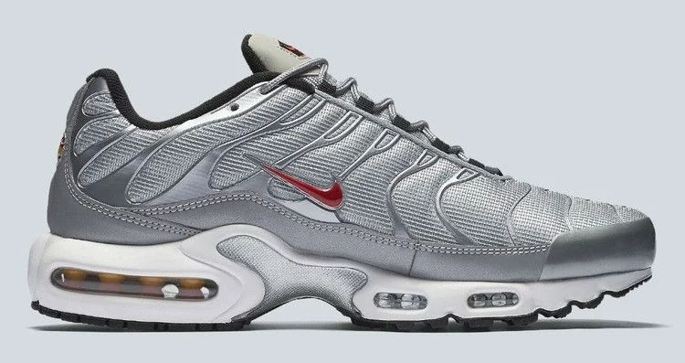 Кроссовки Nike Air Max Plus QS 'Silver Bullet'