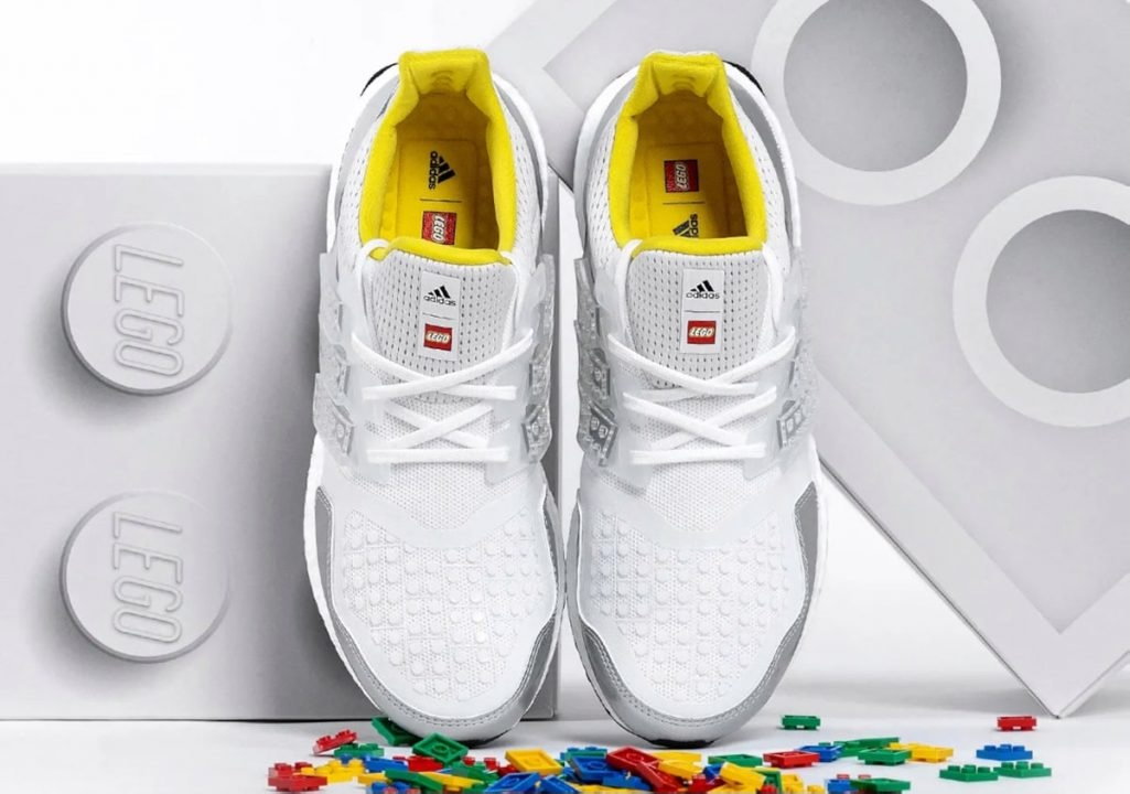 Model LEGO x adidas Ultra BOOST DNA rastsvetku kotoroj mozhno menyat samostoyatelno 7