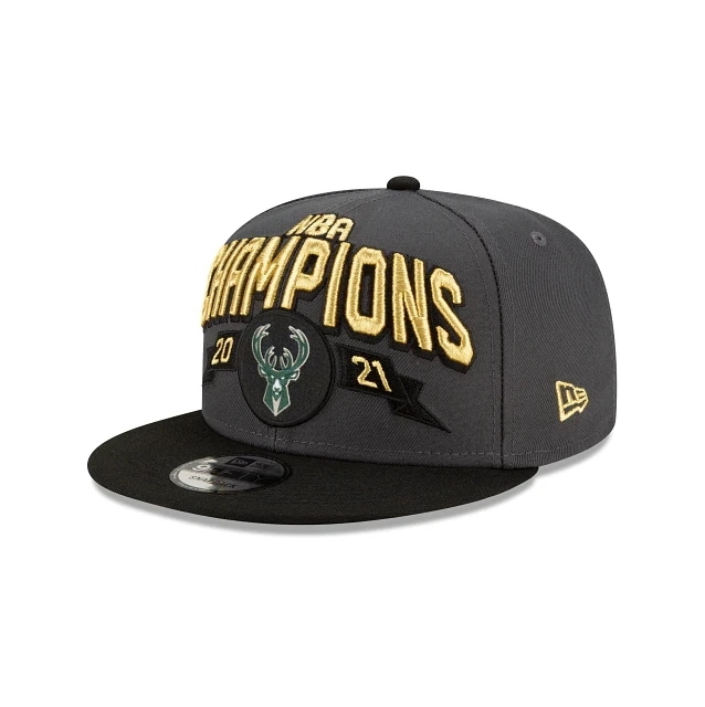 New Era Milwaukee Bucks 9FIFTY 2021 On Court NBA World Champions Snapback Hat