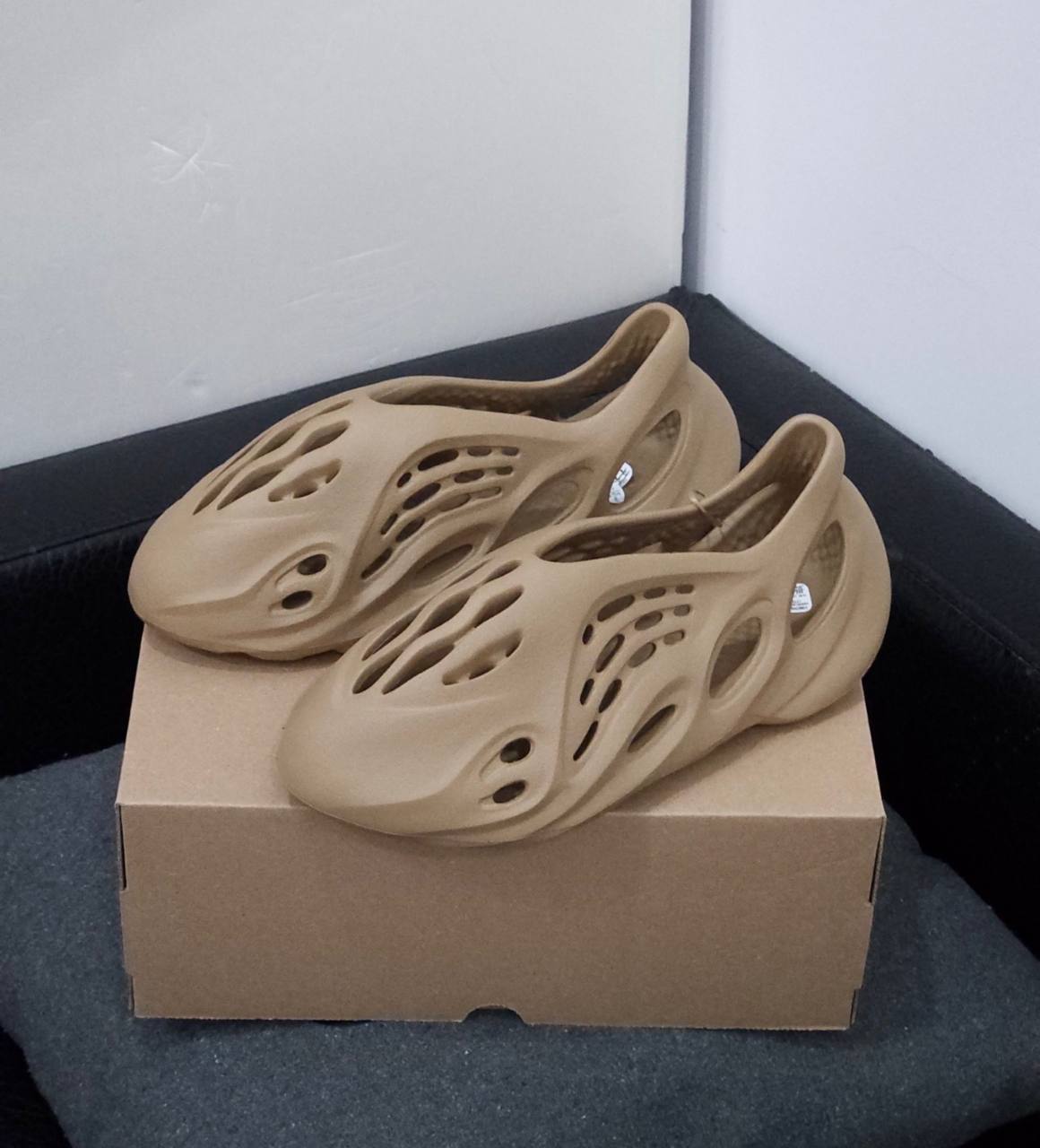 Кроссовки adidas Yeezy Foam Runner Ochre купить оригинал - цена в ...
