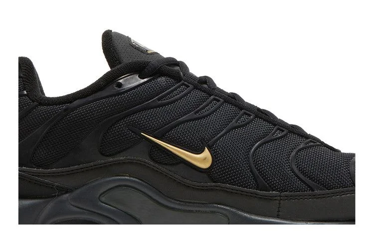 Кроссовки Nike Air Max Plus TN 'Black Metallic Gold'