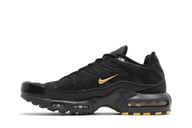 Кроссовки Nike Air Max Plus TN 'Black Metallic Gold'