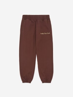 Коричневый