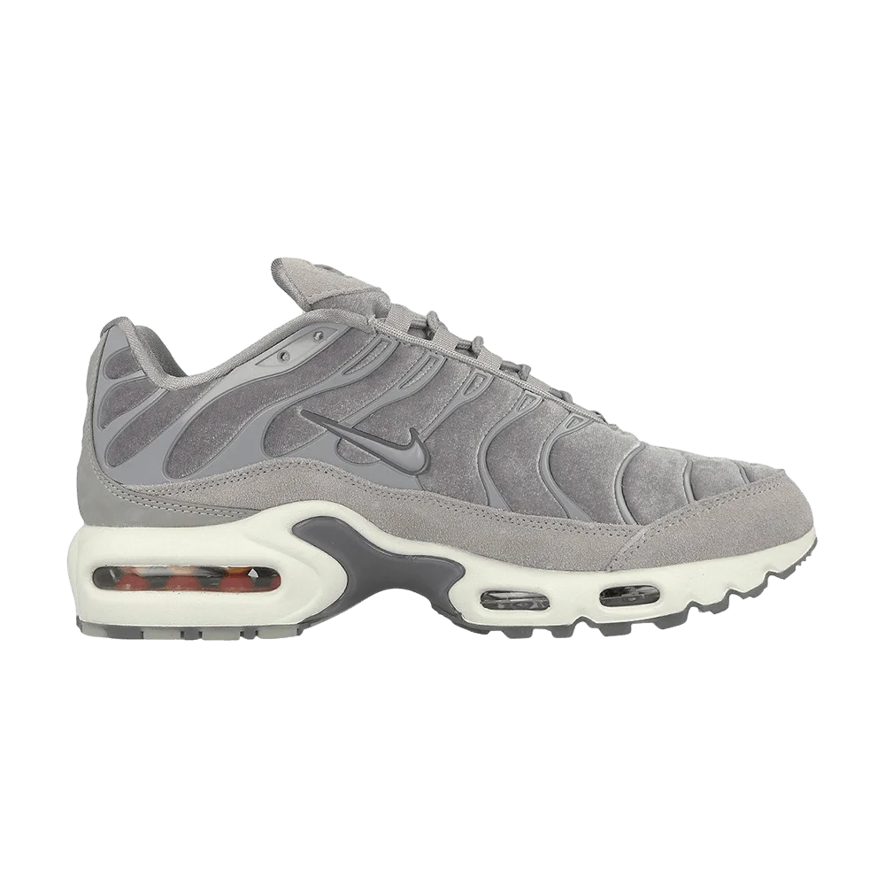 Кроссовки Nike Wmns Air Max Plus Lux 'Gunsmoke'