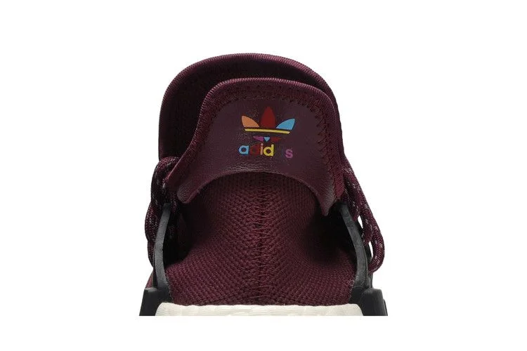 Кроссовки Pharrell x adidas NMD Human Race 'Friends & Family'