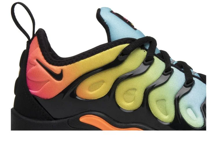 Кроссовки Nike Wmns Air VaporMax Plus 'Tropical Sunset'