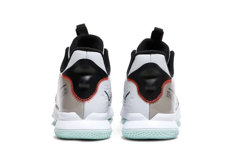 Кроссовки Nike LeBron Witness 5 'Pure Platinum Light Dew'