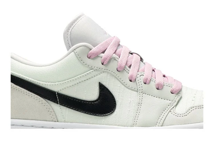 Кроссовки Wmns Air Jordan 1 Low SE 'Barely Green'