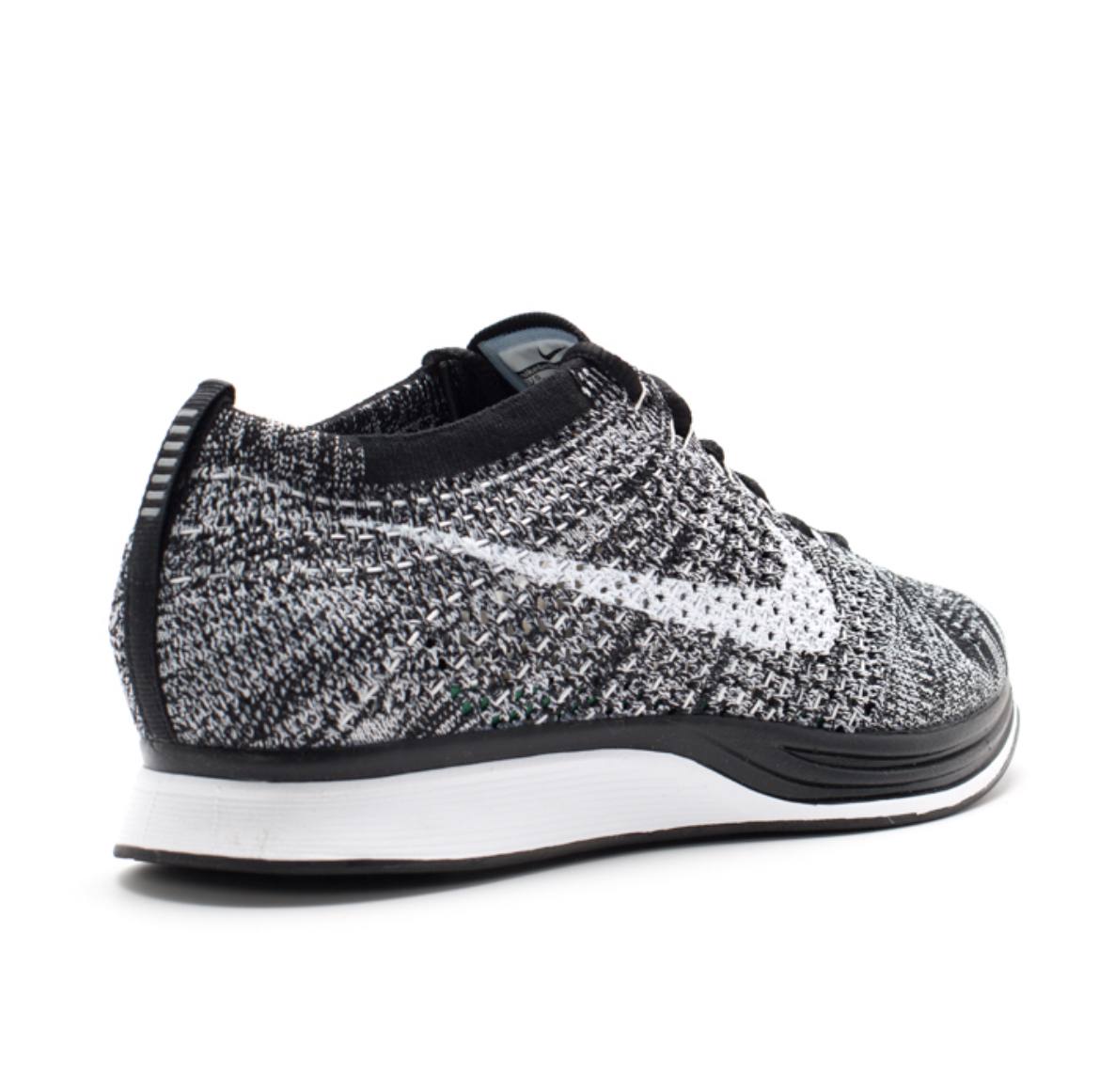 Nike Flyknit Racer Oreo 2.0 526628 012