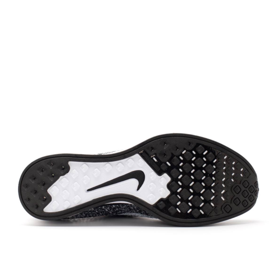 Nike flynit black on sale