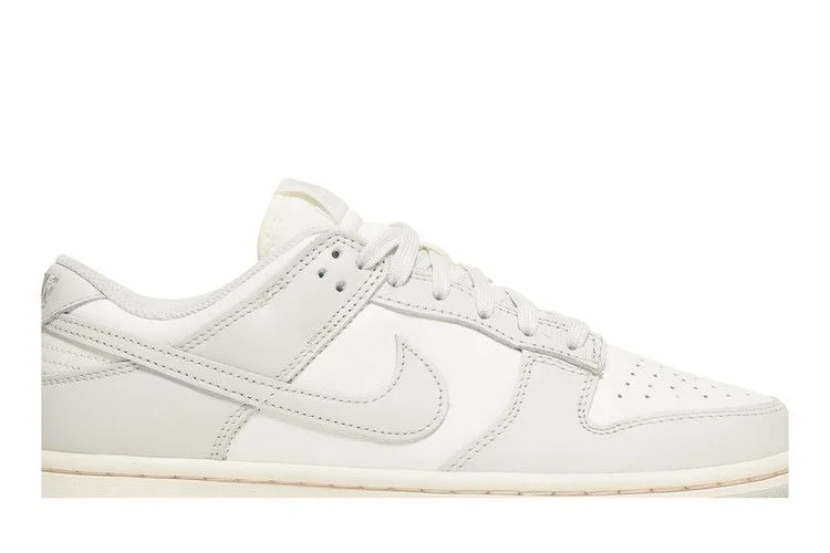 Кроссовки Nike Wmns Dunk Low 'Light Bone'