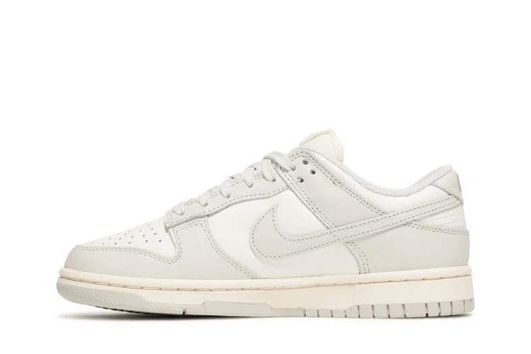 Кроссовки Nike Wmns Dunk Low 'Light Bone'