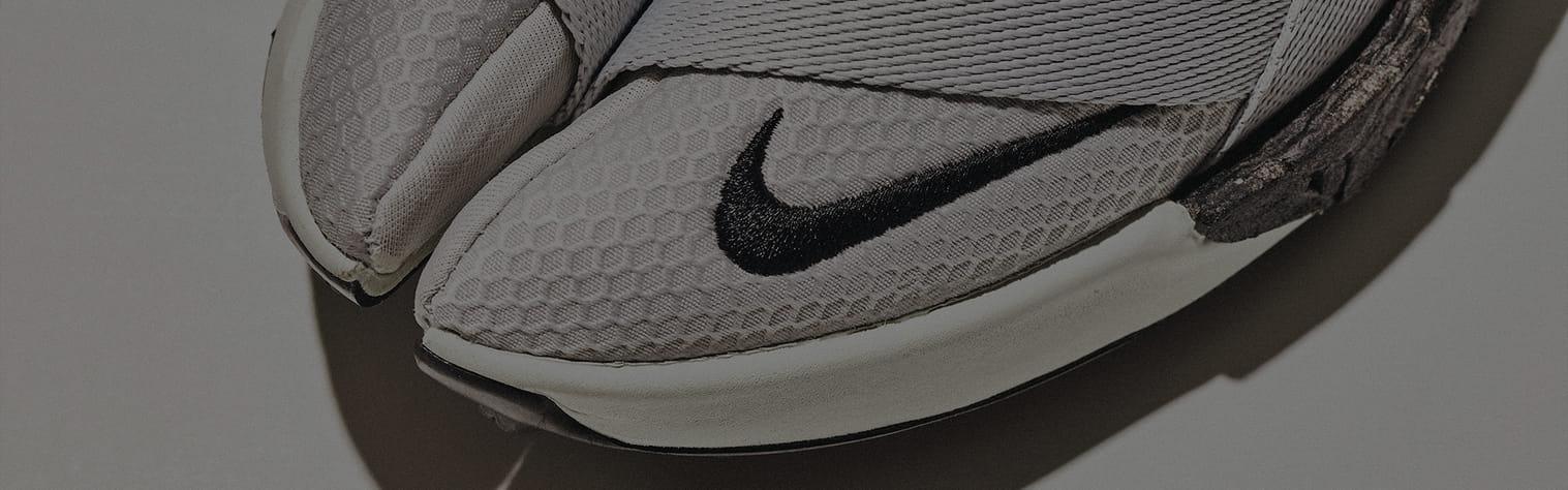Bezumnye krossovki Nike ISPA 40