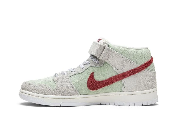 Кроссовки Nike SB Dunk Mid 'White Widow'