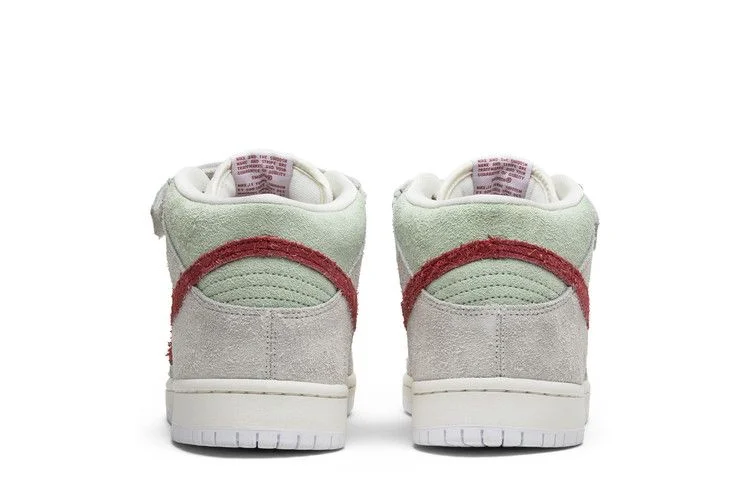 Кроссовки Nike SB Dunk Mid 'White Widow'