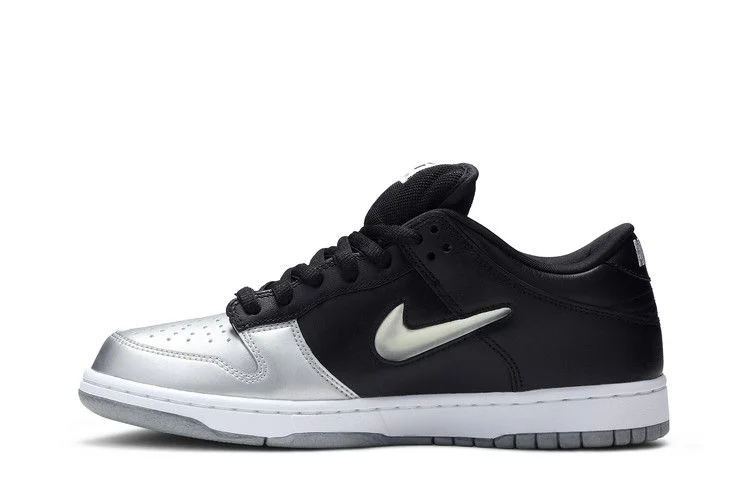 Кроссовки Supreme x Nike Dunk SB Low QS 'Metallic Silver'