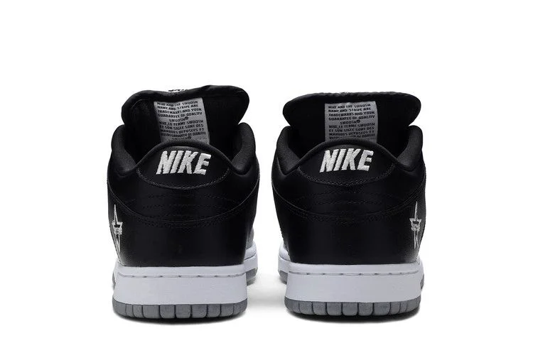 Кроссовки Supreme x Nike Dunk SB Low QS 'Metallic Silver'