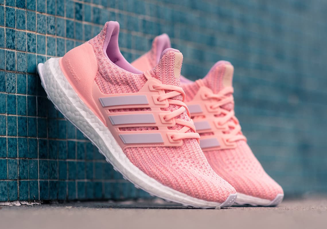 Кроссовки Wmns adidas UltraBoost 4.0 Clear Orange