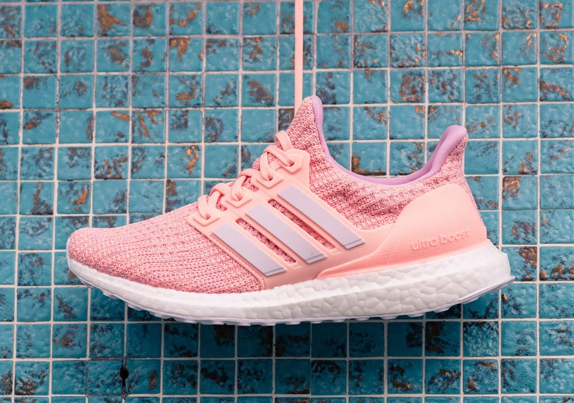 Кроссовки Wmns adidas UltraBoost 4.0 Clear Orange