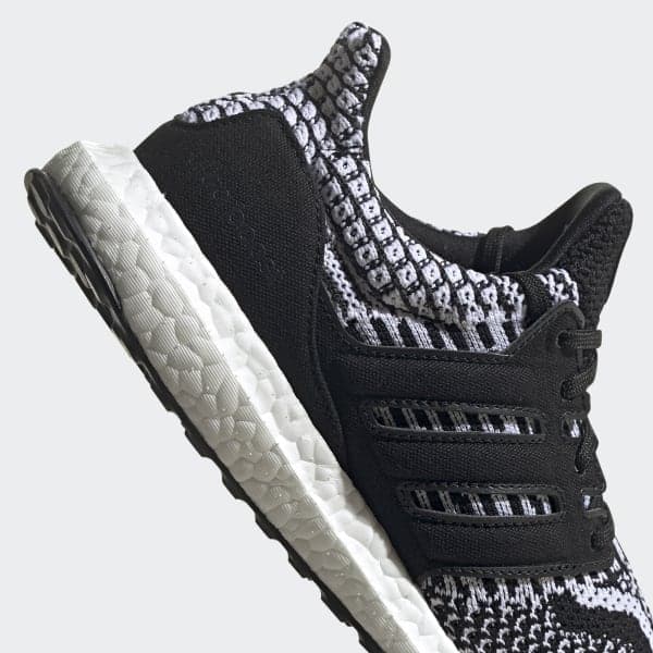 Кроссовки Wmns adidas UltraBoost 5.0 DNA Black White
