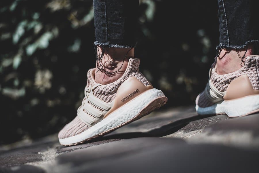 Кроссовки Wmns adidas UltraBoost Ash Peach