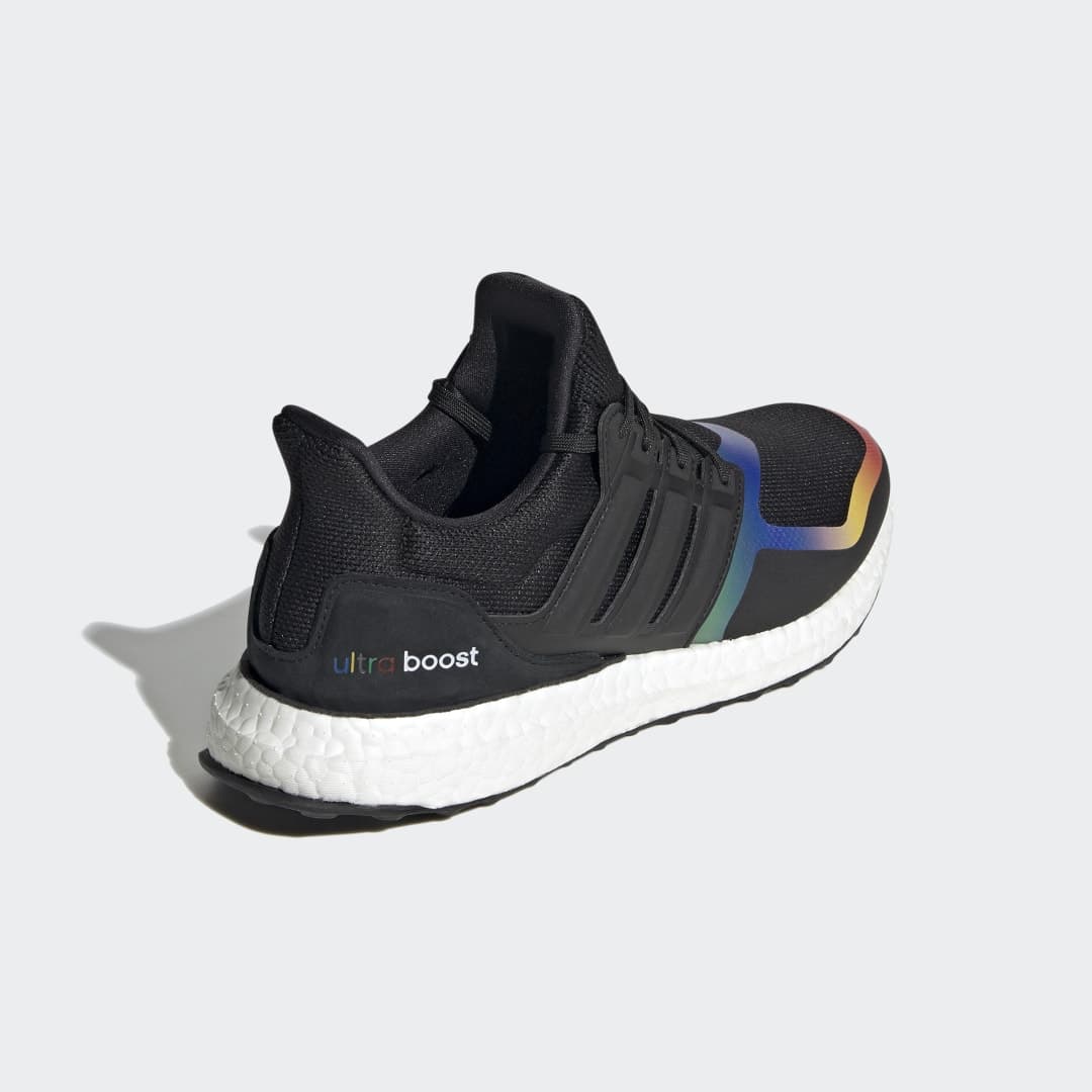 Кроссовки Wmns adidas UltraBoost DNA Rainbow Iridescent