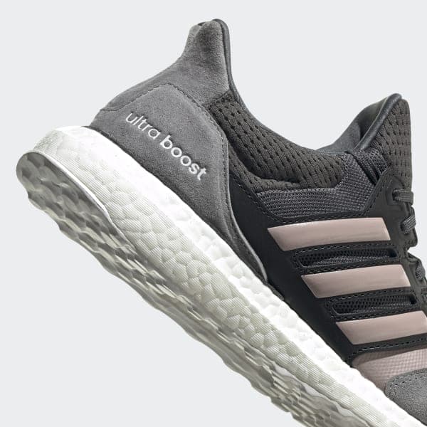 Кроссовки Wmns adidas UltraBoost DNA S&L Grey