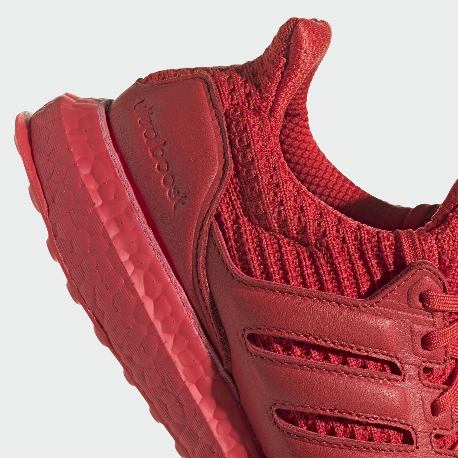 Кроссовки Wmns adidas UltraBoost DNA S&L Lush Red