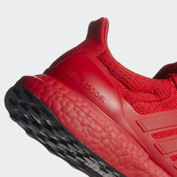 Кроссовки Wmns adidas UltraBoost DNA Scarlet