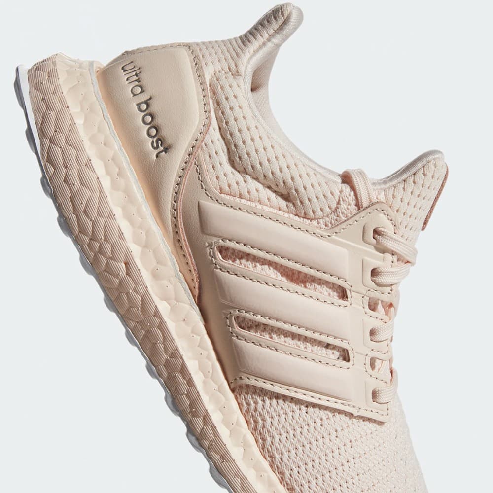 Кроссовки Wmns adidas UltraBoost Pink Tint