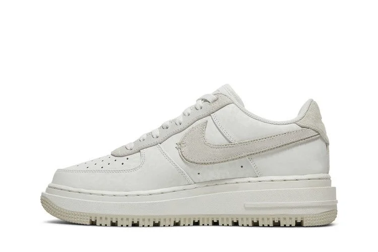 Кроссовки Nike Air Force 1 Luxe 'Triple White'