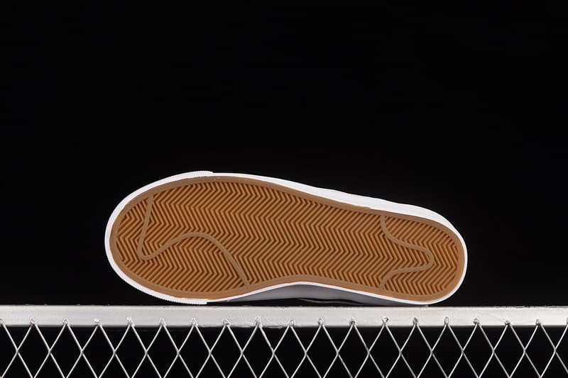 Кроссовки Nike SB Blazer Low GT