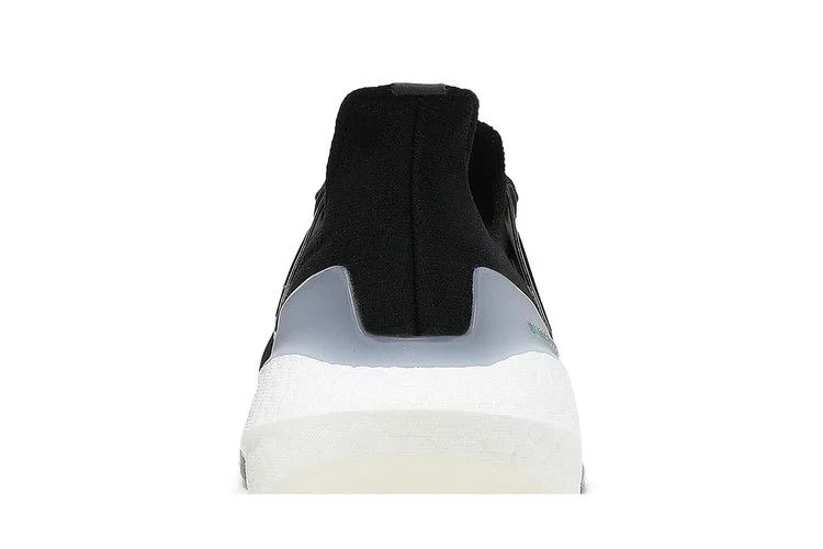 Кроссовки Adidas UltraBoost 21 'Black Sub Green'