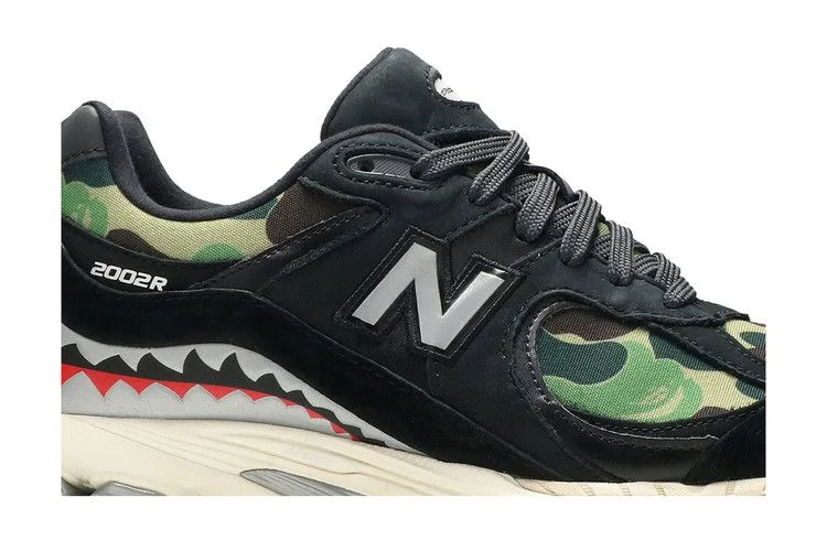Кроссовки BAPE x New Balance 2002R 'Apes Together Strong - Black Camo'
