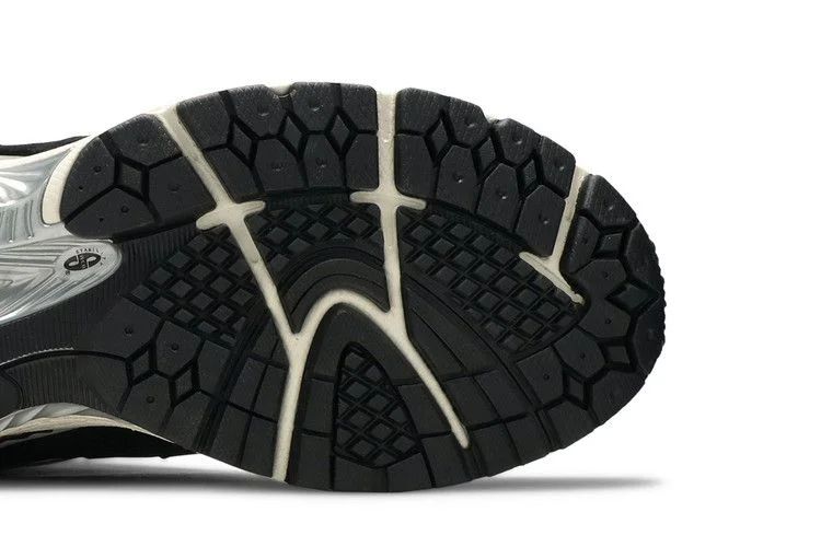 Кроссовки BAPE x New Balance 2002R 'Apes Together Strong - Black Camo'
